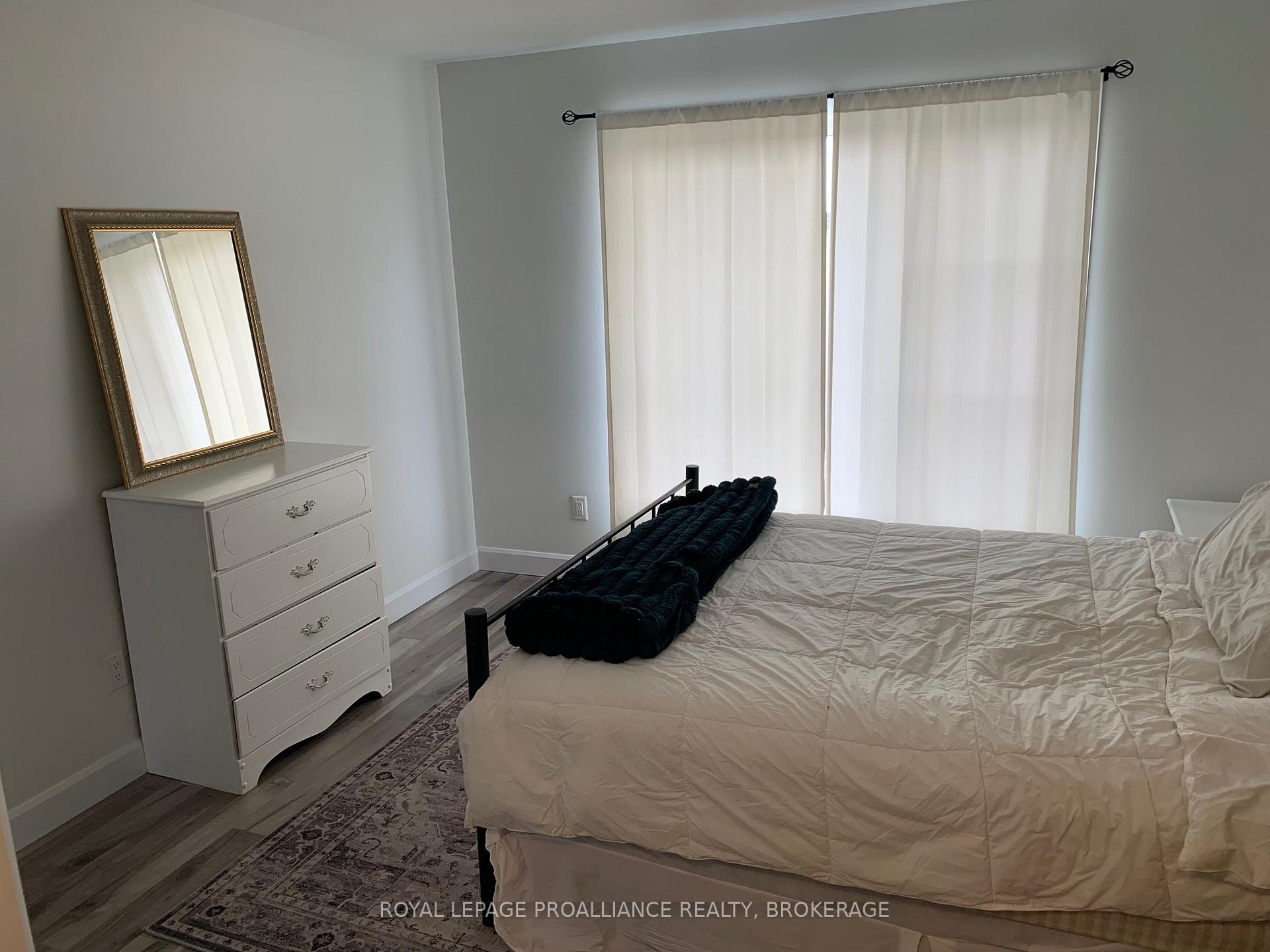 Photo 15 of 115 Superior Drive, Loyalist, Amherstview — HOMEH