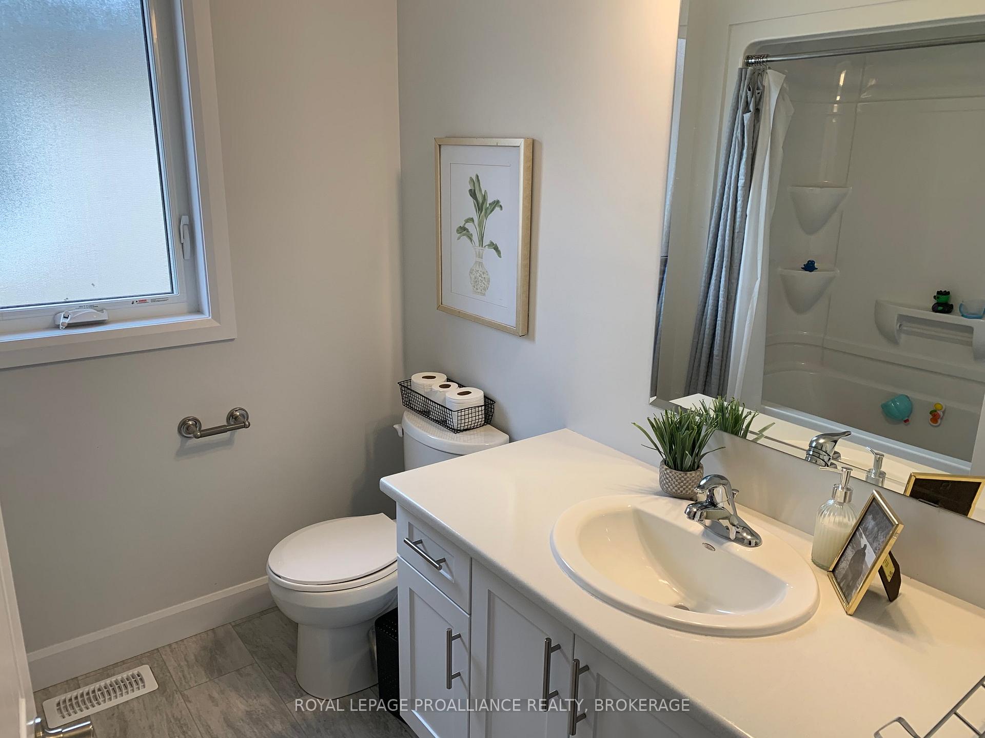 Photo 18 of 115 Superior Drive, Loyalist, Amherstview — HOMEH