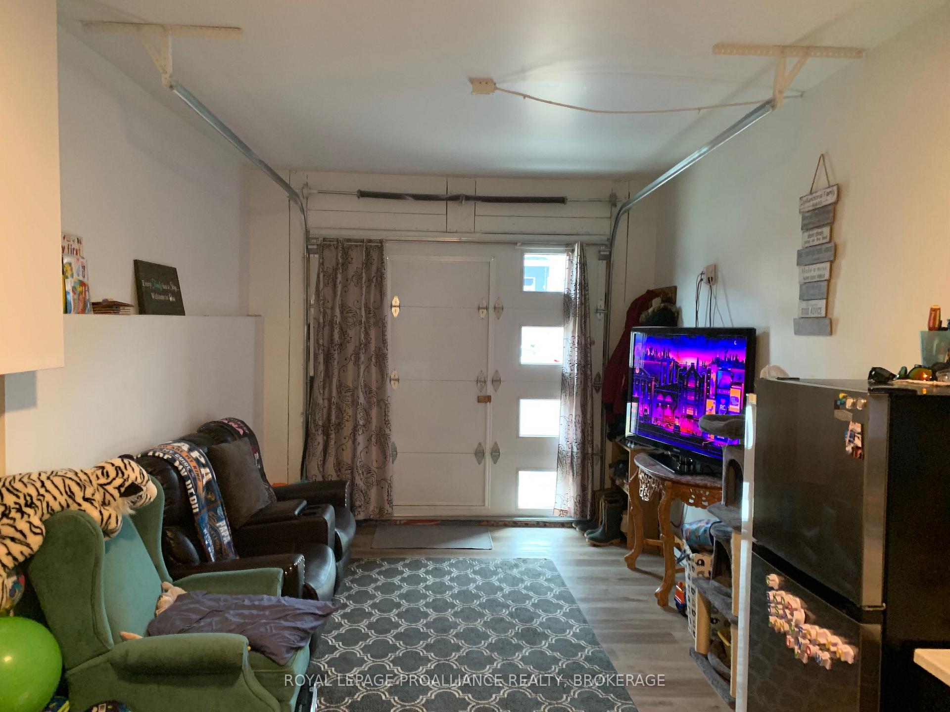 Photo 28 of 115 Superior Drive, Loyalist, Amherstview — HOMEH