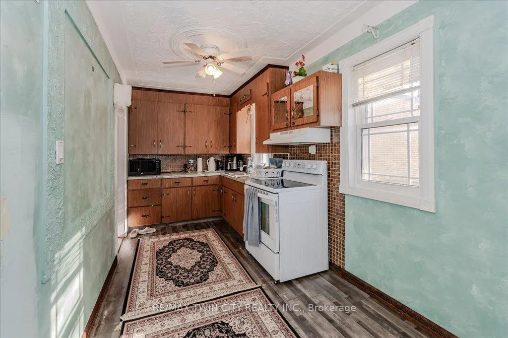 Photo 5 of 478 Greenfield Avenue, Kitchener — HOMEH