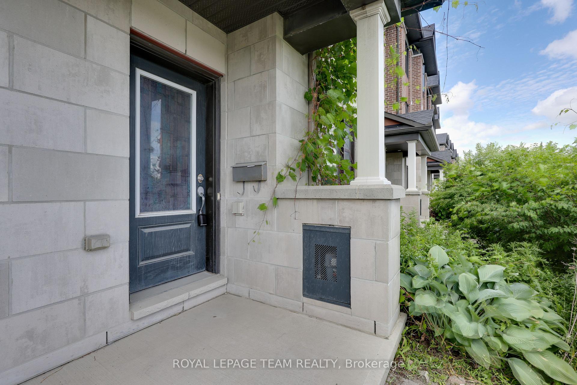 Photo 3 of 512 Silvertip Lane, Ottawa, Kanata - Kanata Lakes/Heritage Hills — HOMEH