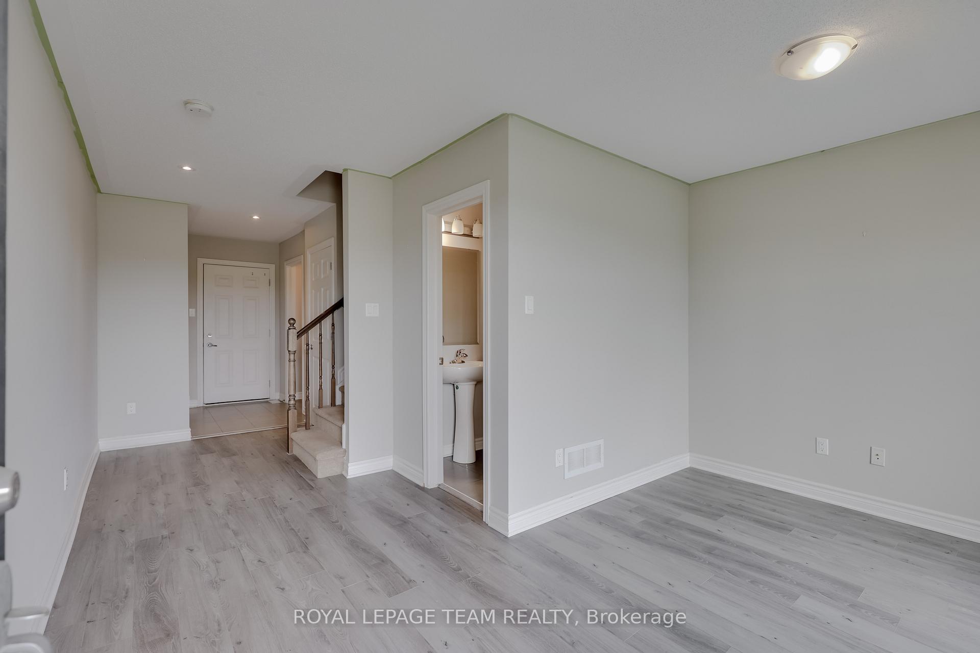 Photo 4 of 512 Silvertip Lane, Ottawa, Kanata - Kanata Lakes/Heritage Hills — HOMEH