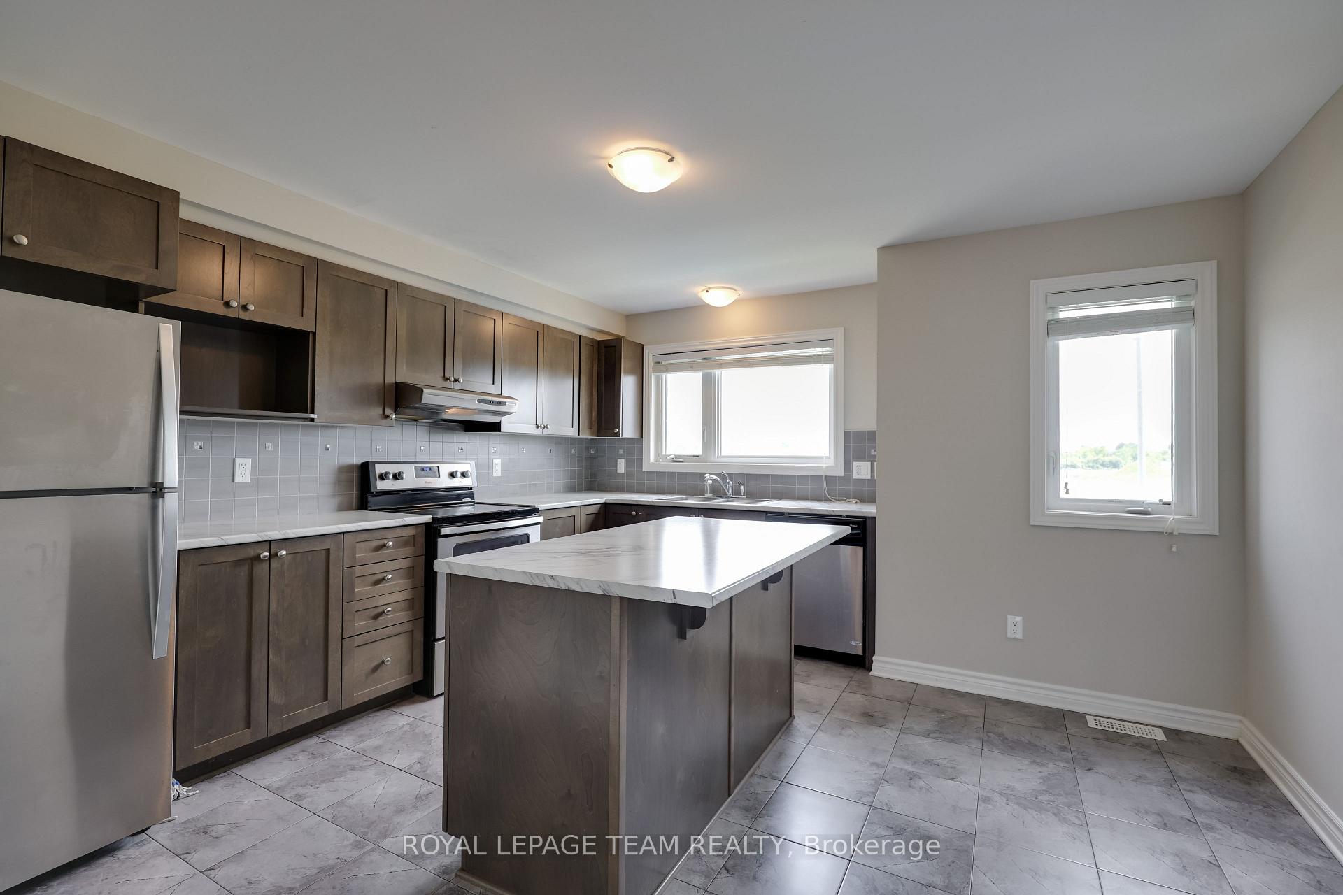 Photo 13 of 512 Silvertip Lane, Ottawa, Kanata - Kanata Lakes/Heritage Hills — HOMEH