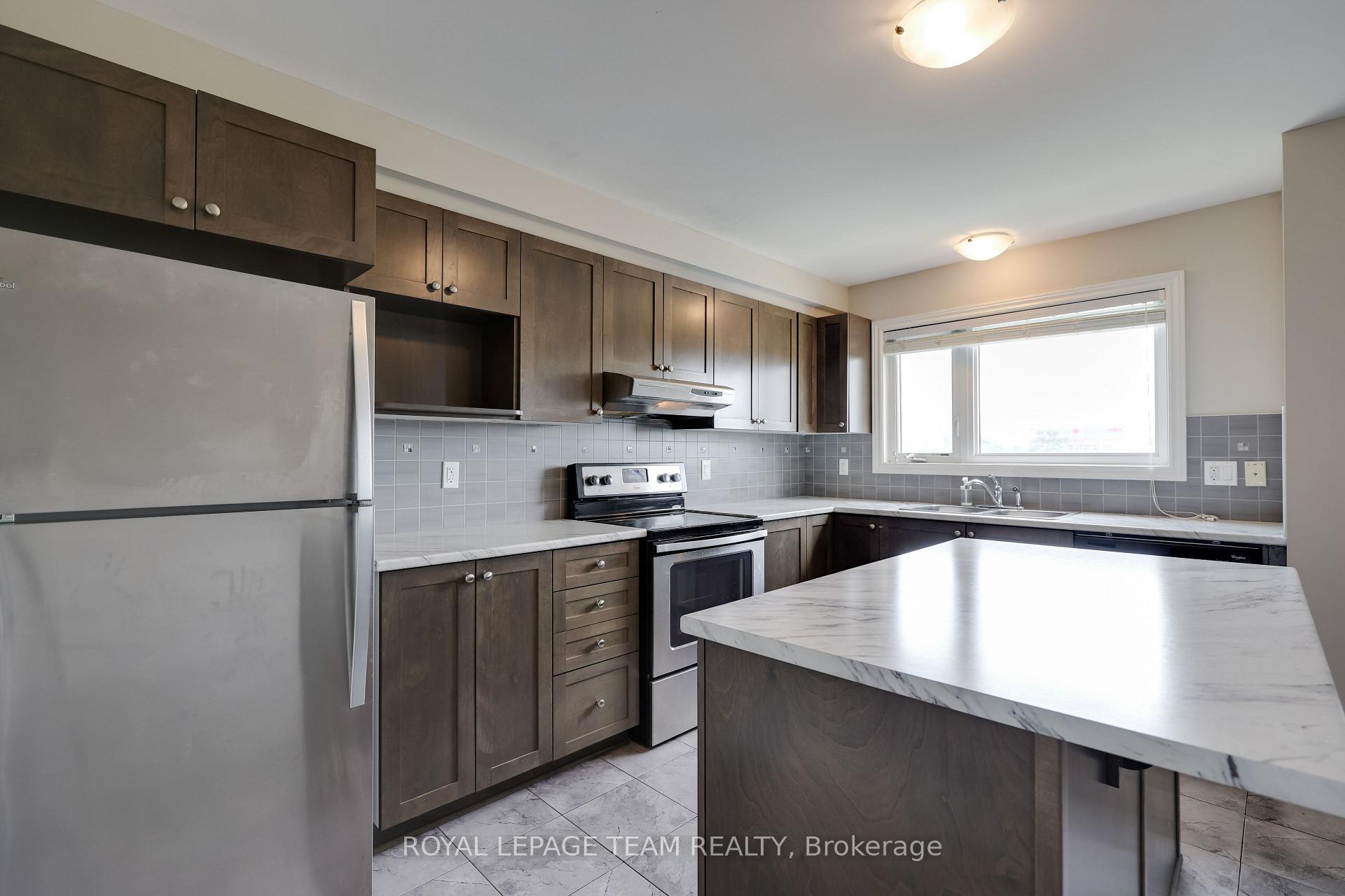 Photo 15 of 512 Silvertip Lane, Ottawa, Kanata - Kanata Lakes/Heritage Hills — HOMEH