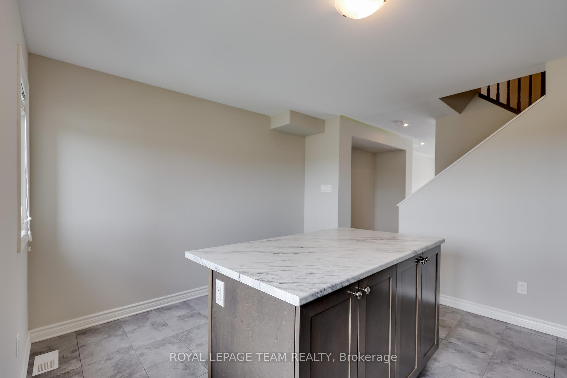 Photo 17 of 512 Silvertip Lane, Ottawa, Kanata - Kanata Lakes/Heritage Hills — HOMEH