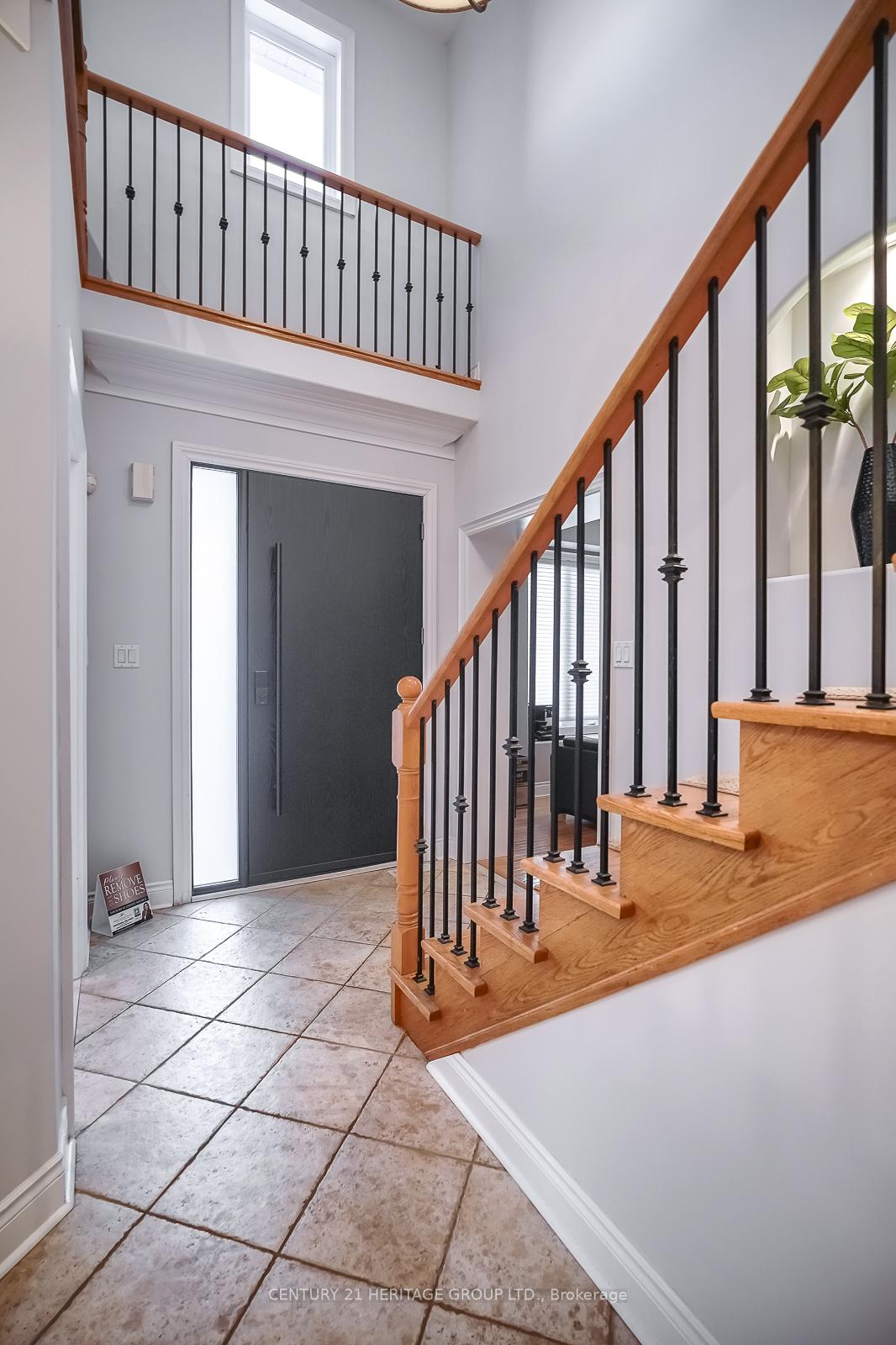Photo 4 of 74 Jessop Avenue, King, Schomberg — HOMEH