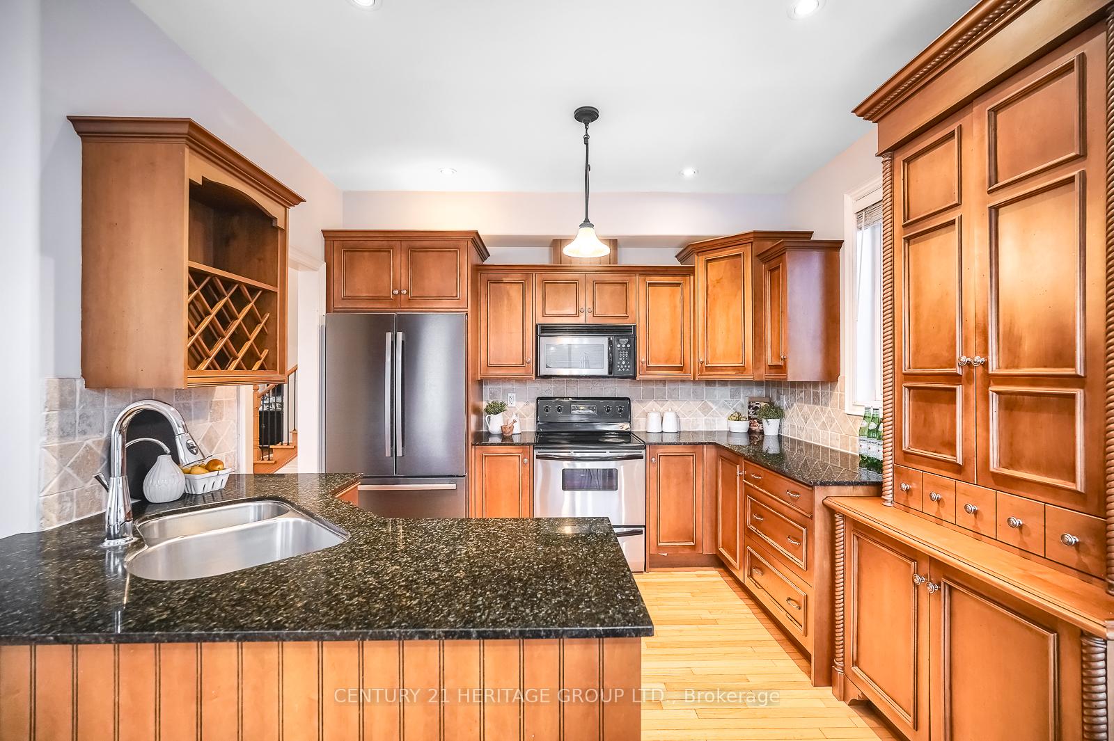 Photo 11 of 74 Jessop Avenue, King, Schomberg — HOMEH