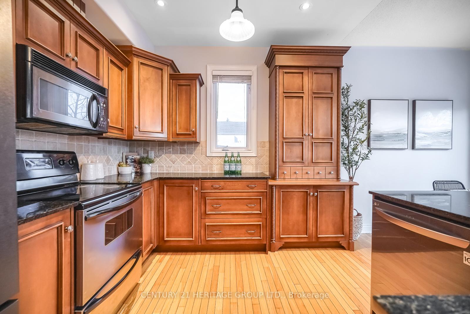 Photo 13 of 74 Jessop Avenue, King, Schomberg — HOMEH
