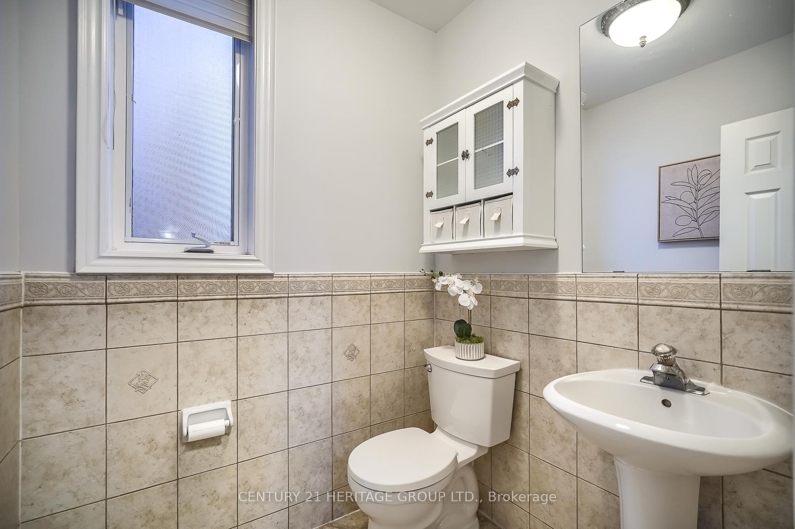 Photo 19 of 74 Jessop Avenue, King, Schomberg — HOMEH