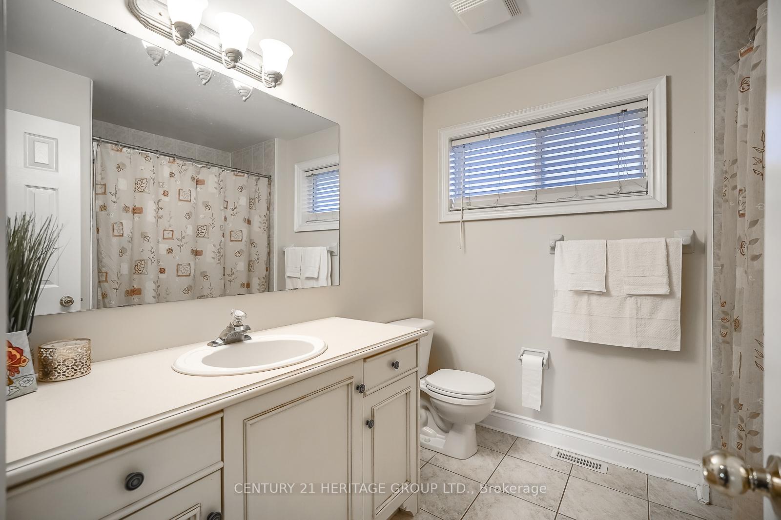 Photo 30 of 74 Jessop Avenue, King, Schomberg — HOMEH