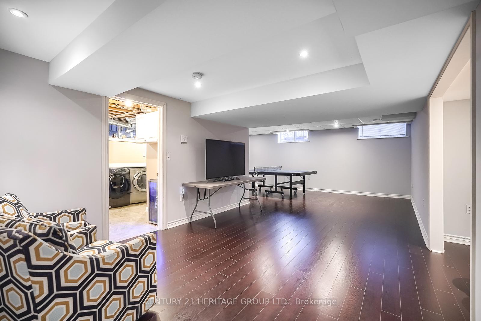 Photo 32 of 74 Jessop Avenue, King, Schomberg — HOMEH