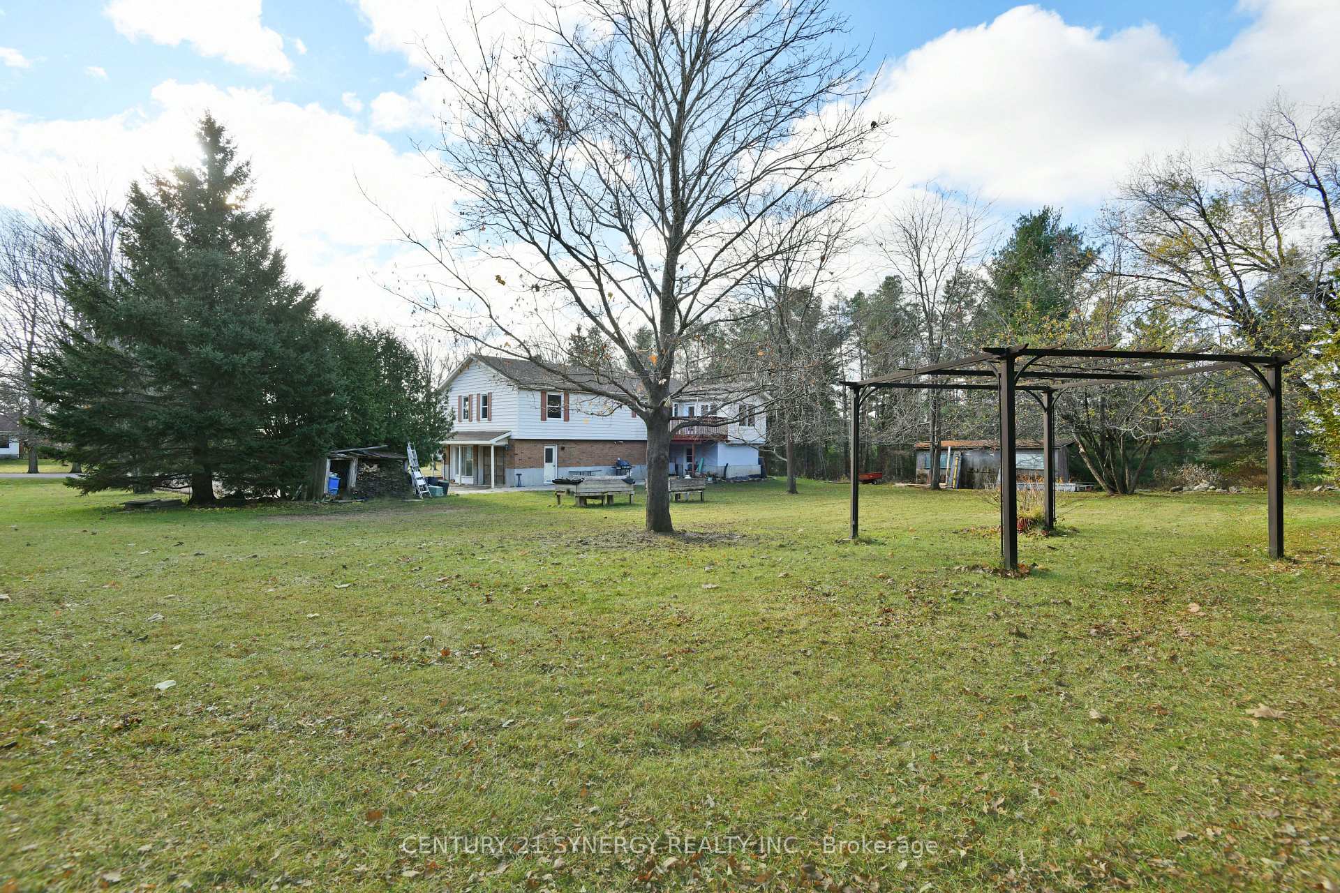 Photo 30 of 40 Dochart Street, McNab/Braeside, Mcnab/Braeside Twps — HOMEH