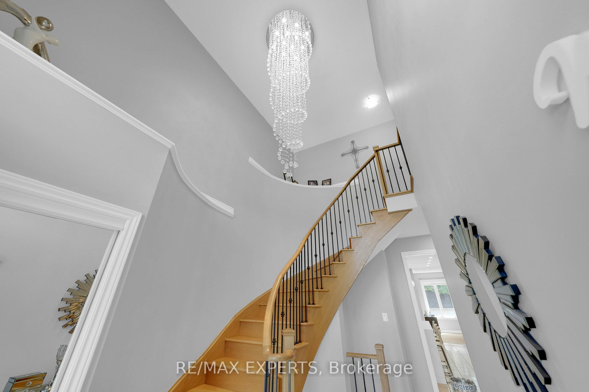 Photo 10 of 2190 Dawson Crescent, Innisfil, Alcona — HOMEH