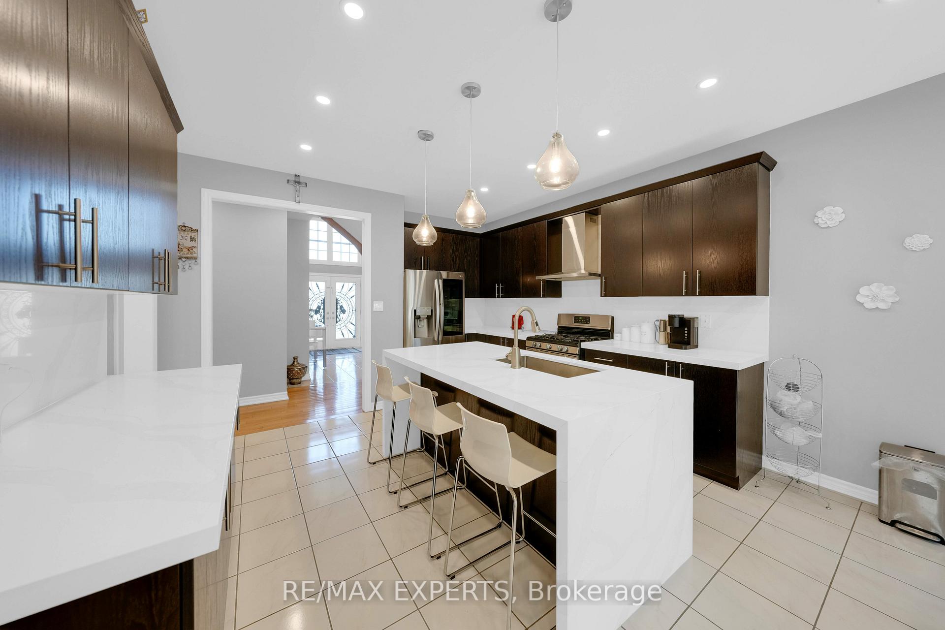 Photo 13 of 2190 Dawson Crescent, Innisfil, Alcona — HOMEH
