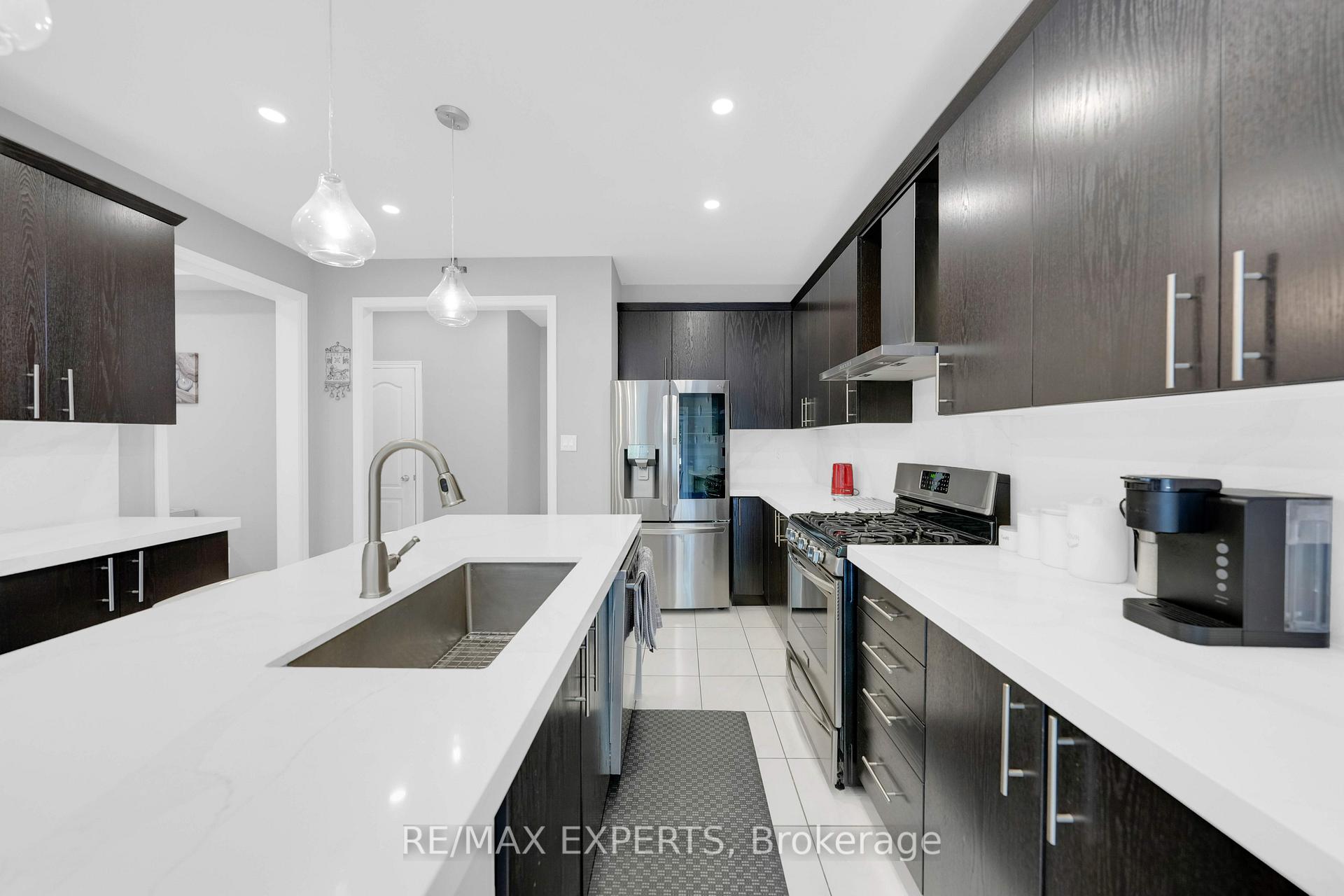 Photo 14 of 2190 Dawson Crescent, Innisfil, Alcona — HOMEH