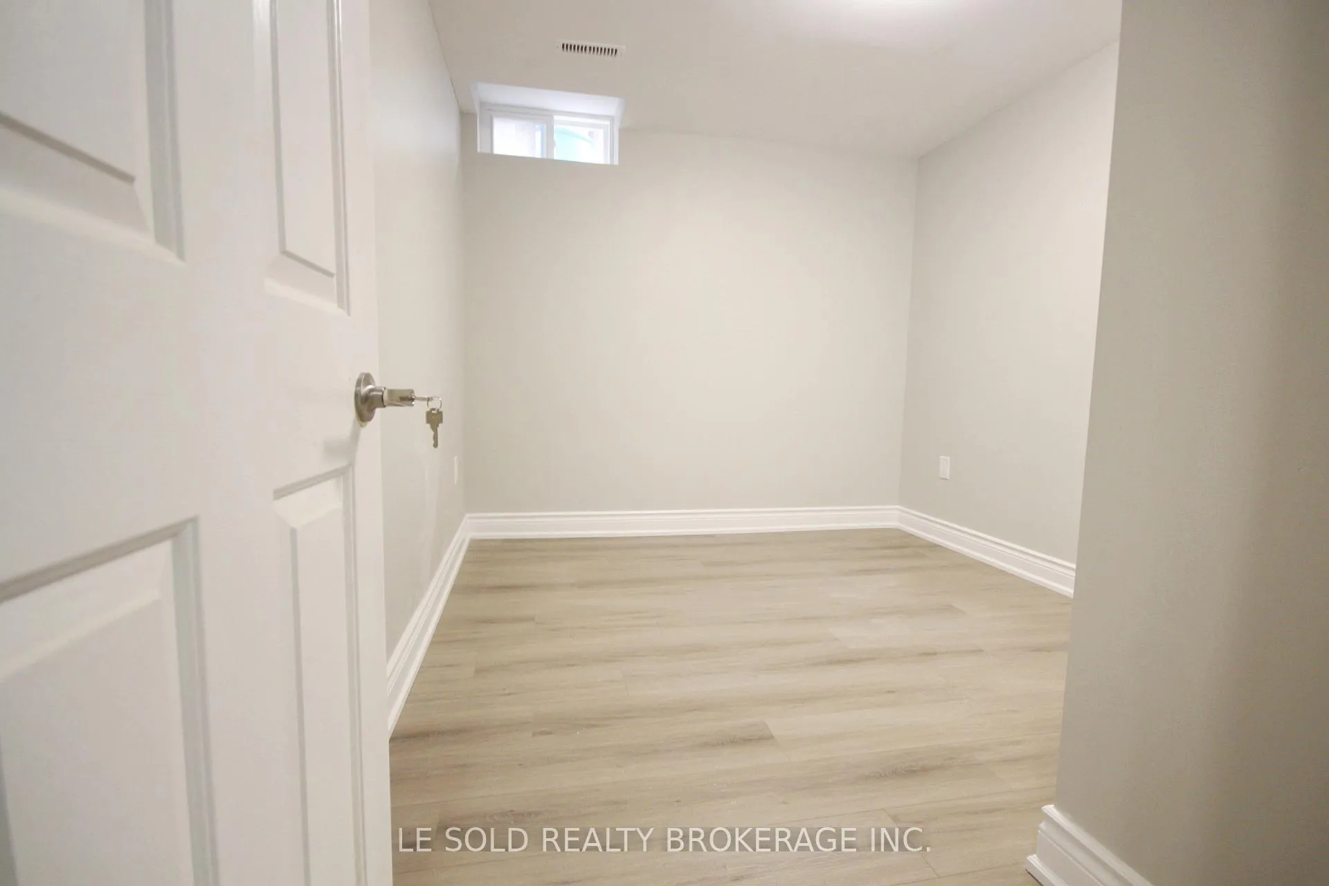 Photo 24 of Unit Basement, 139 Walford Road, Markham, Middlefield — HOMEH