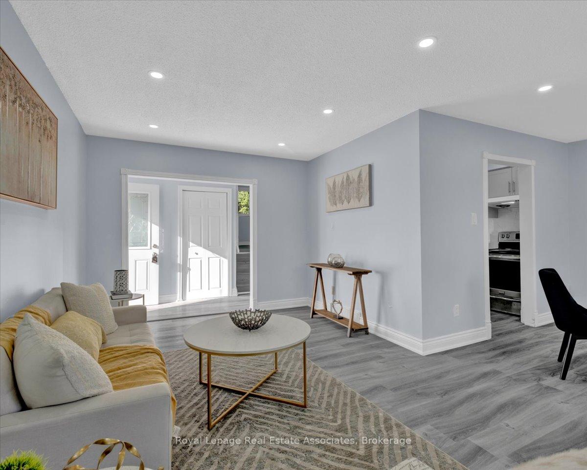 Photo 4 of Unit Upper Level, 9 Gafney Court, Hamilton, Gilkson — HOMEH