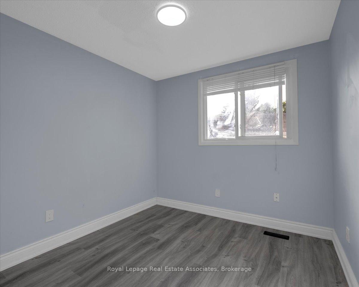 Photo 14 of Unit Upper Level, 9 Gafney Court, Hamilton, Gilkson — HOMEH