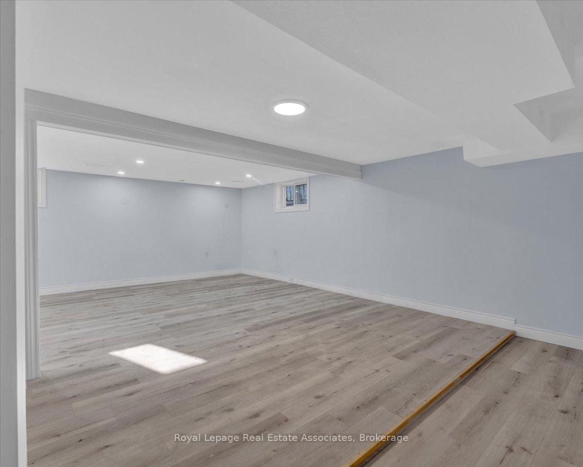 Photo 18 of Unit Upper Level, 9 Gafney Court, Hamilton, Gilkson — HOMEH