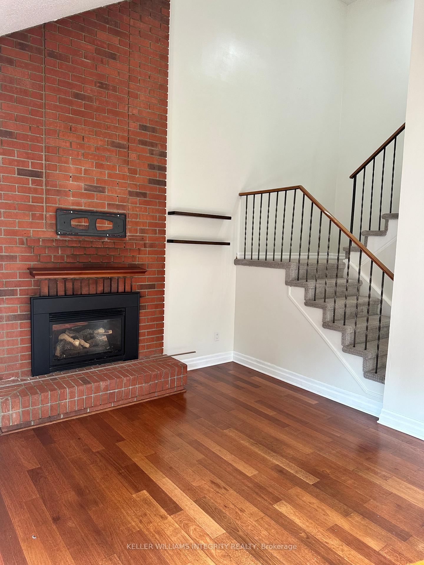 Photo 8 of 250 Equestrian Drive, Ottawa, Kanata - Bridlewood — HOMEH