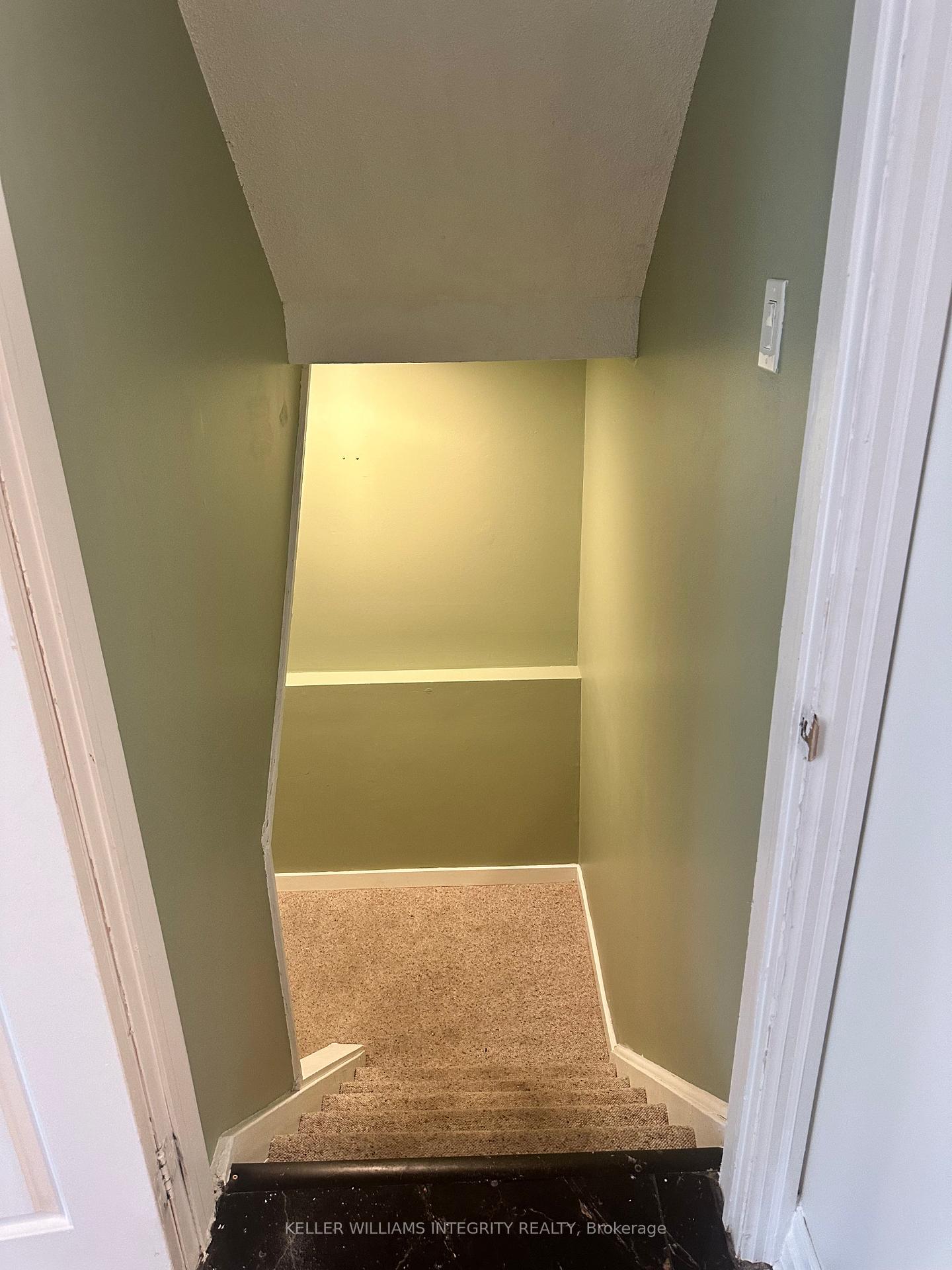 Photo 10 of 250 Equestrian Drive, Ottawa, Kanata - Bridlewood — HOMEH