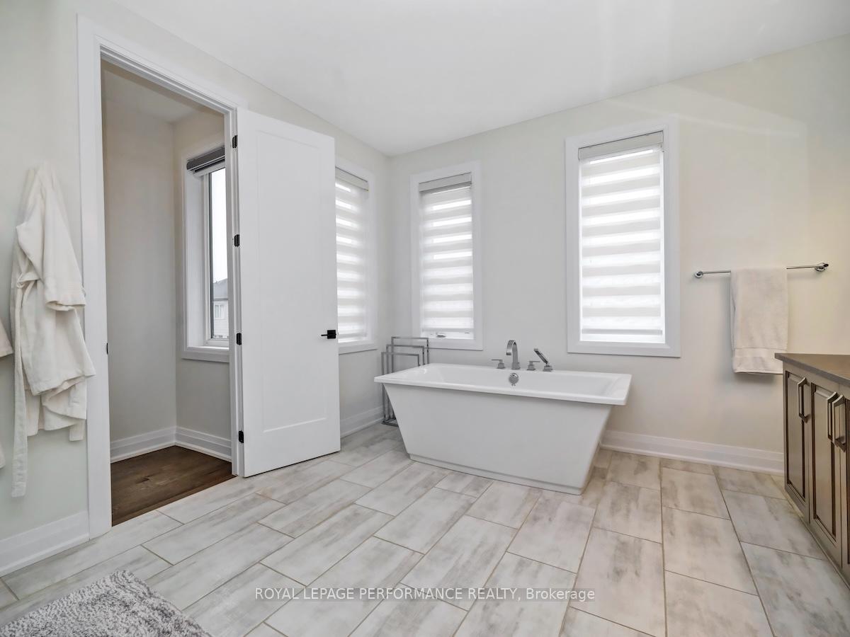 Photo 19 of 37 Jetty Drive, Ottawa, Mahogany Community — HOMEH