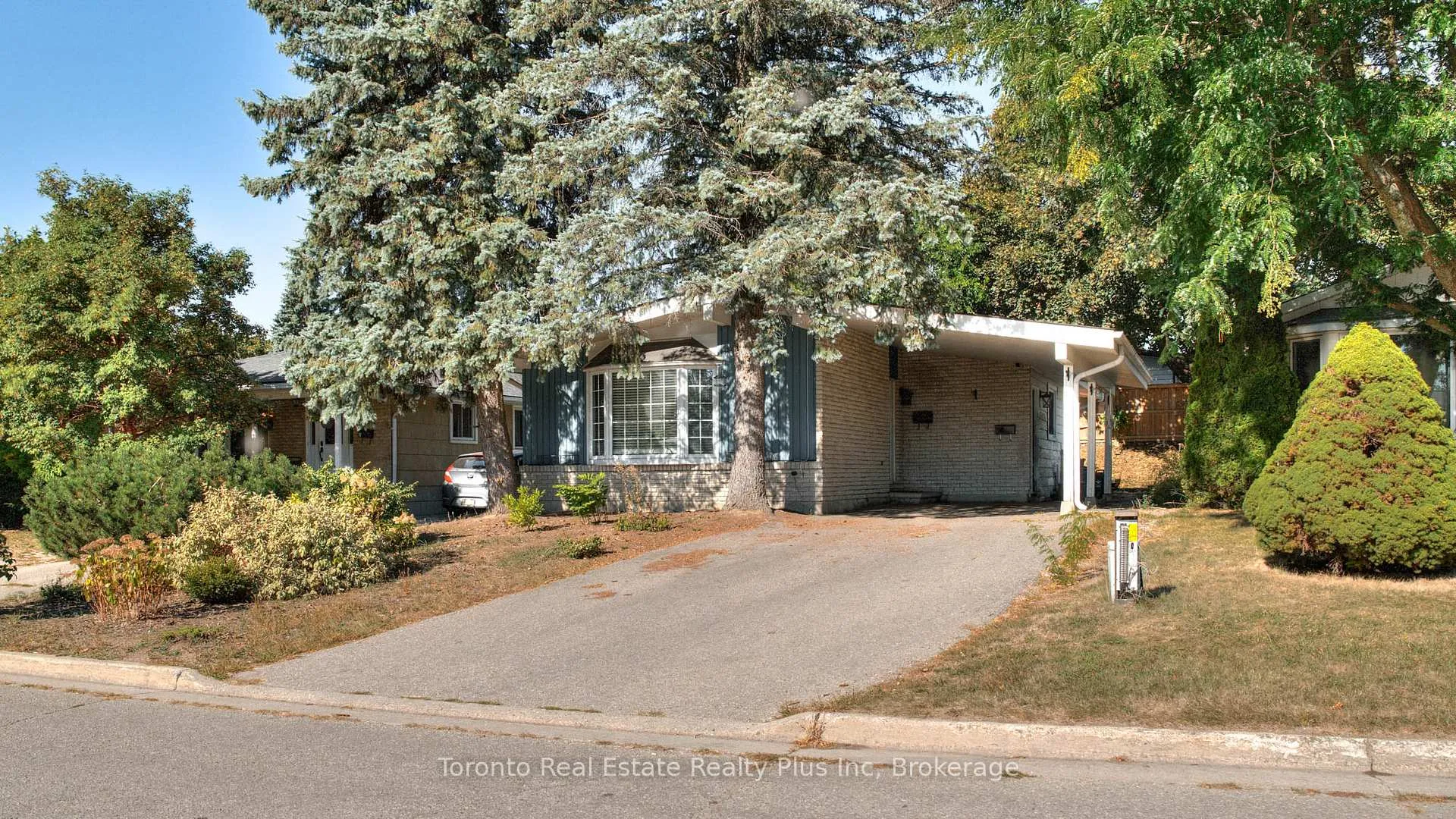 Photo 1 of 62 Greendale Crescent, Kitchener, Centreville Chicopee — HOMEH