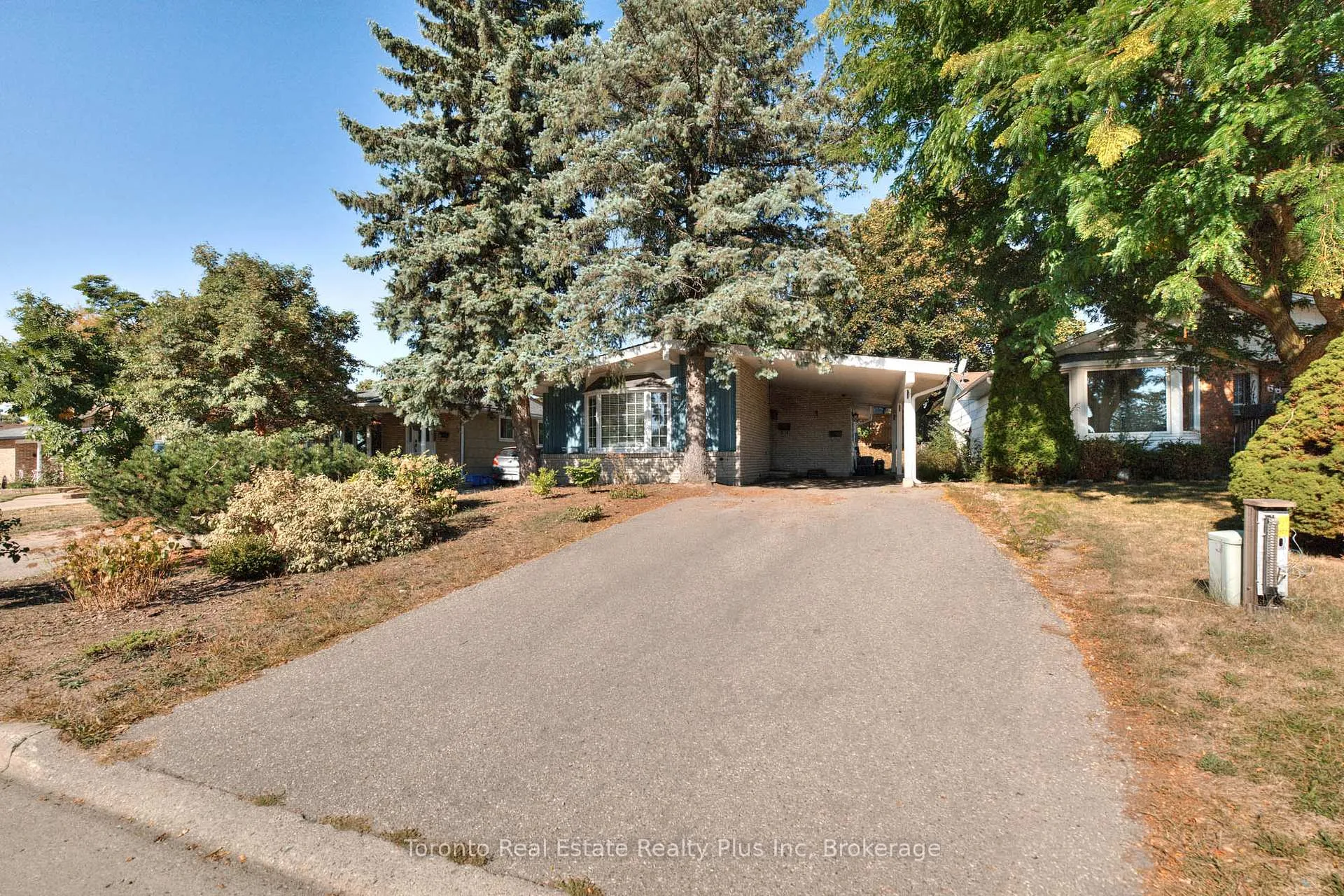 Photo 4 of 62 Greendale Crescent, Kitchener, Centreville Chicopee — HOMEH