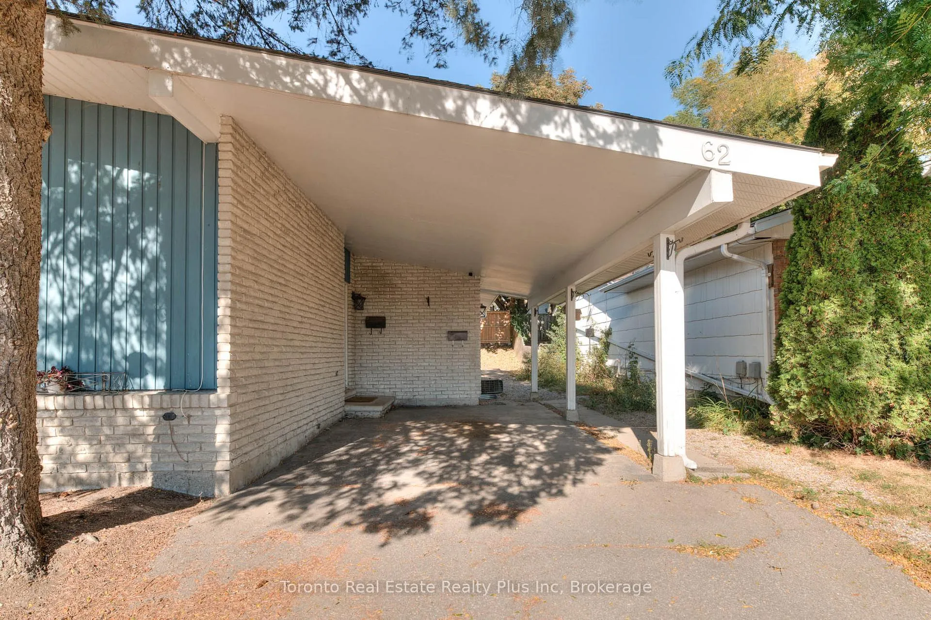 Photo 5 of 62 Greendale Crescent, Kitchener, Centreville Chicopee — HOMEH
