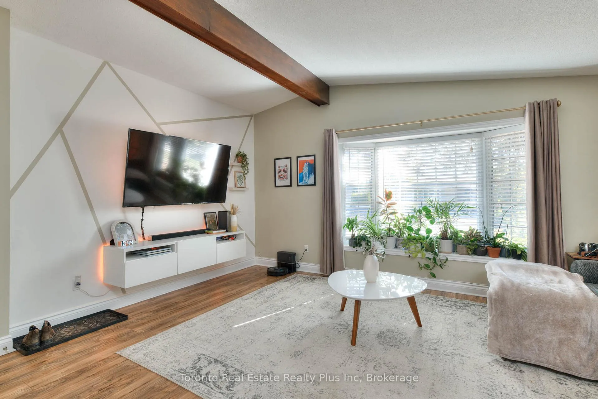 Photo 12 of 62 Greendale Crescent, Kitchener, Centreville Chicopee — HOMEH