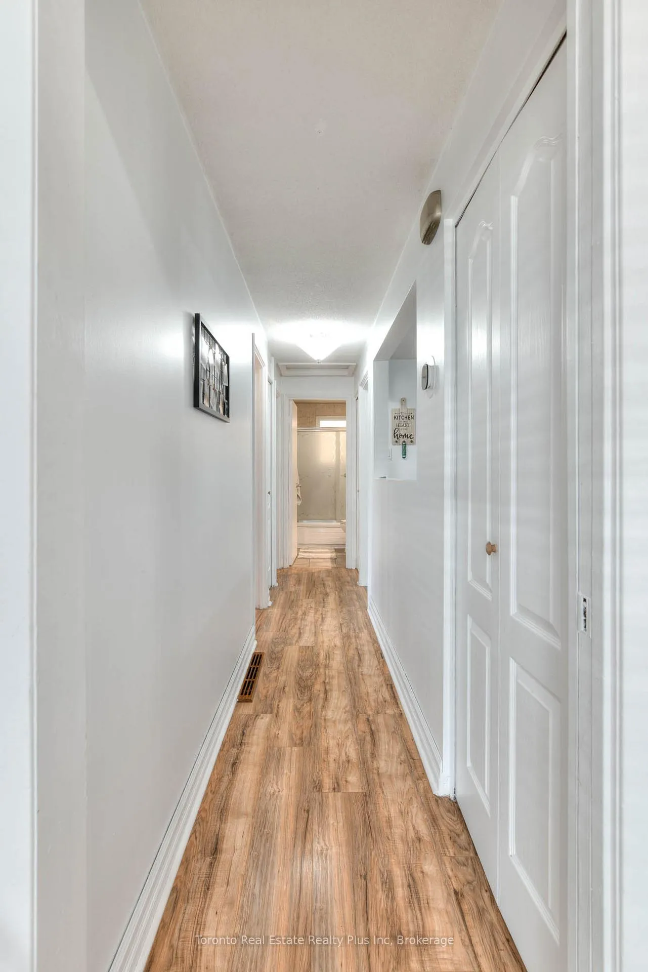 Photo 13 of 62 Greendale Crescent, Kitchener, Centreville Chicopee — HOMEH
