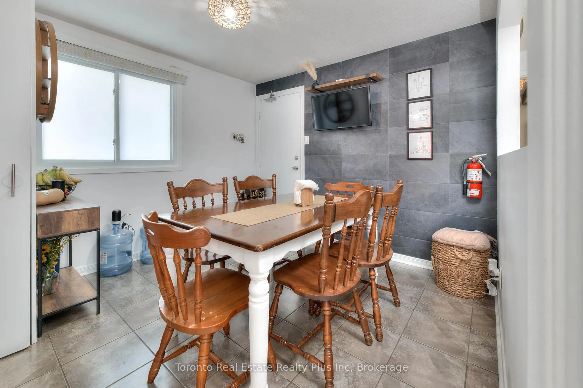 Photo 14 of 62 Greendale Crescent, Kitchener, Centreville Chicopee — HOMEH