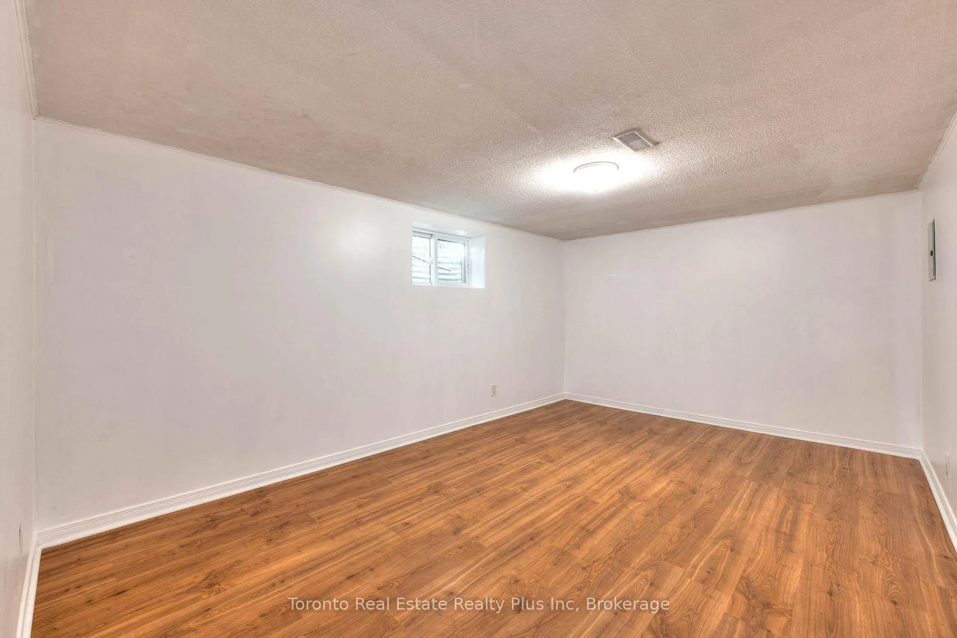 Photo 27 of 62 Greendale Crescent, Kitchener, Centreville Chicopee — HOMEH