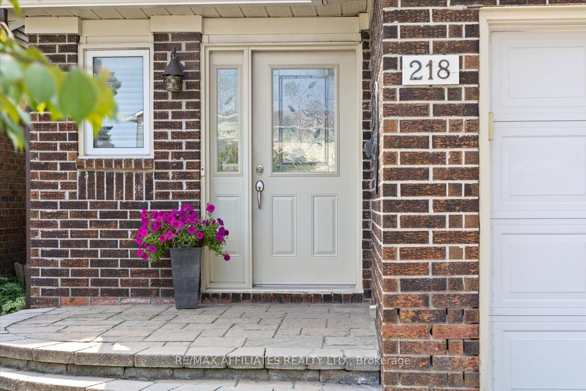 Photo 2 of 218 McCurdy Drive, Ottawa, Kanata - Katimavik — HOMEH