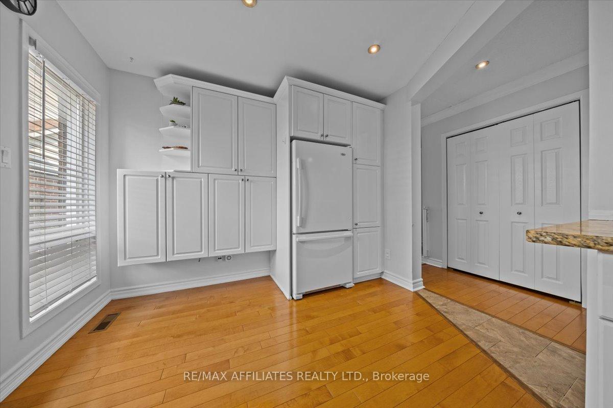 Photo 7 of 218 McCurdy Drive, Ottawa, Kanata - Katimavik — HOMEH