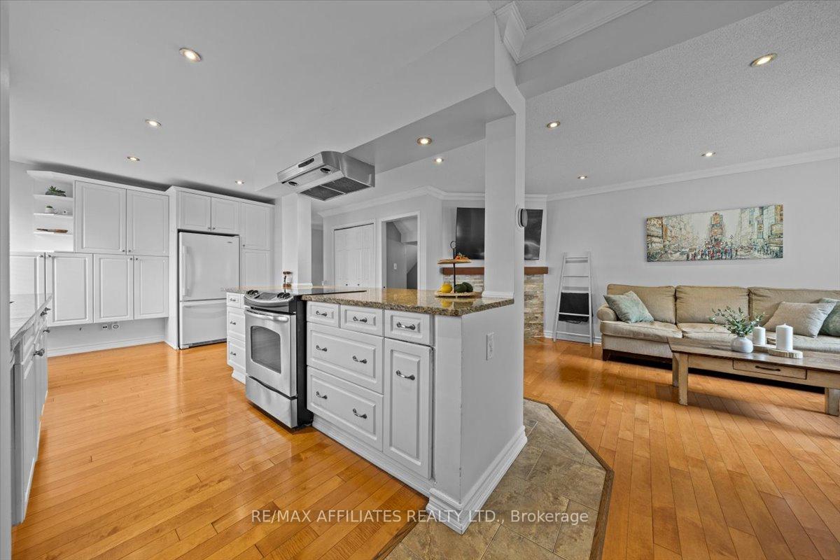 Photo 10 of 218 McCurdy Drive, Ottawa, Kanata - Katimavik — HOMEH