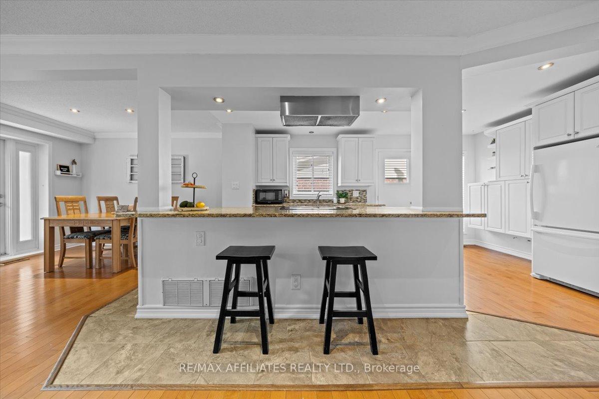 Photo 11 of 218 McCurdy Drive, Ottawa, Kanata - Katimavik — HOMEH