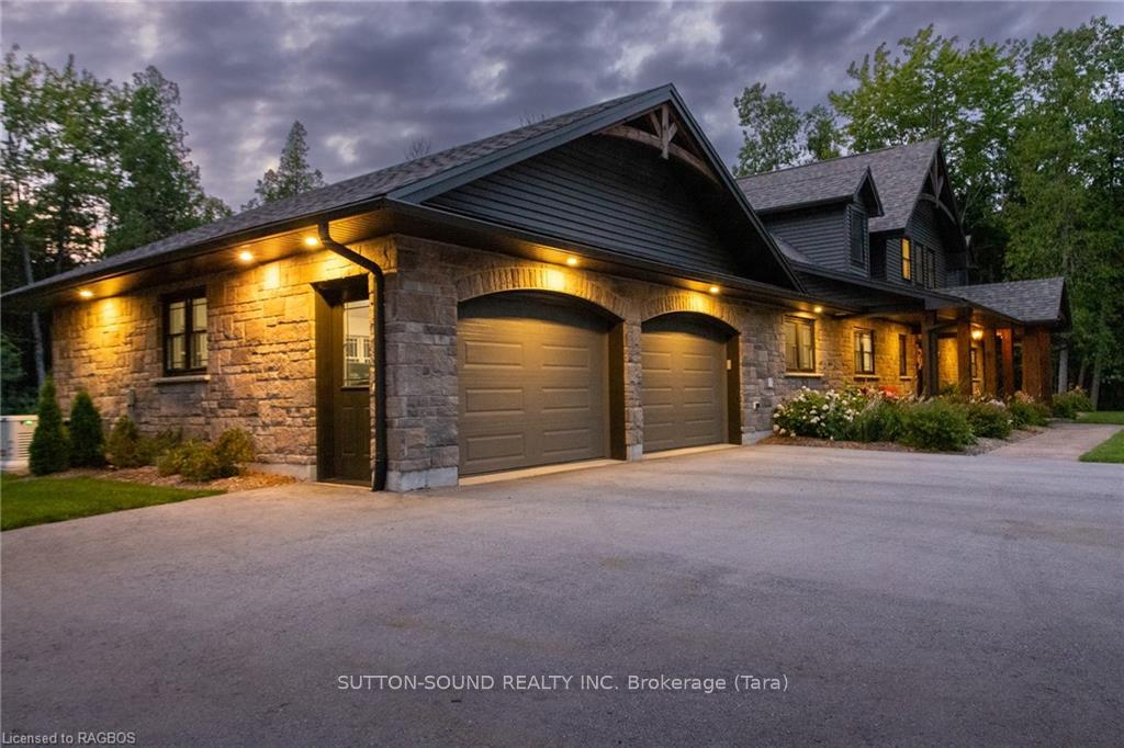Photo 2 of 51 Sprucedale Drive, Kincardine — HOMEH