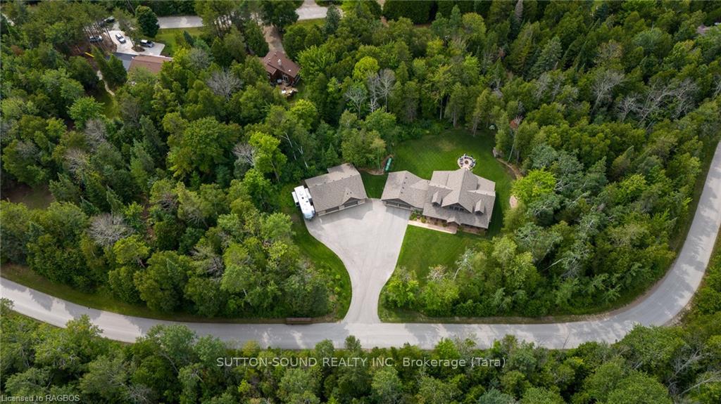 Photo 11 of 51 Sprucedale Drive, Kincardine — HOMEH