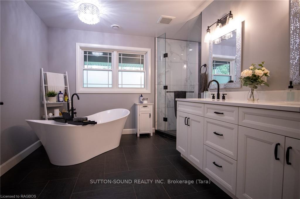 Photo 21 of 51 Sprucedale Drive, Kincardine — HOMEH