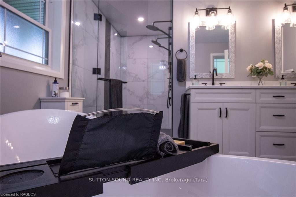 Photo 22 of 51 Sprucedale Drive, Kincardine — HOMEH