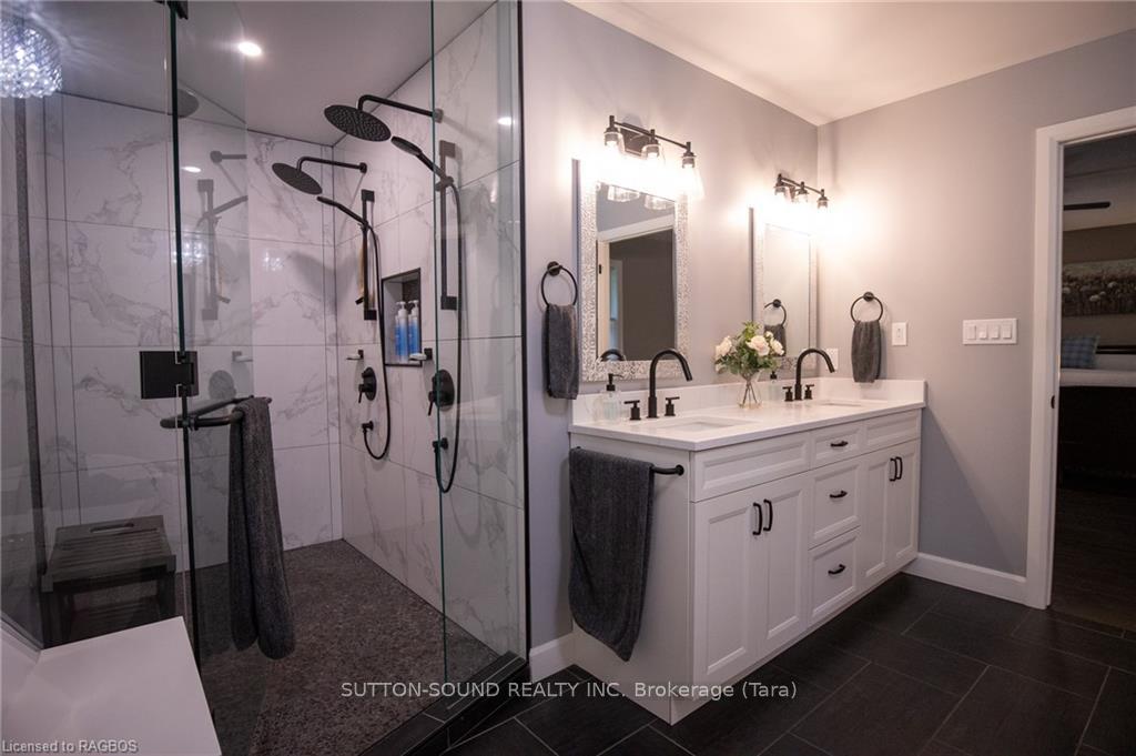 Photo 23 of 51 Sprucedale Drive, Kincardine — HOMEH