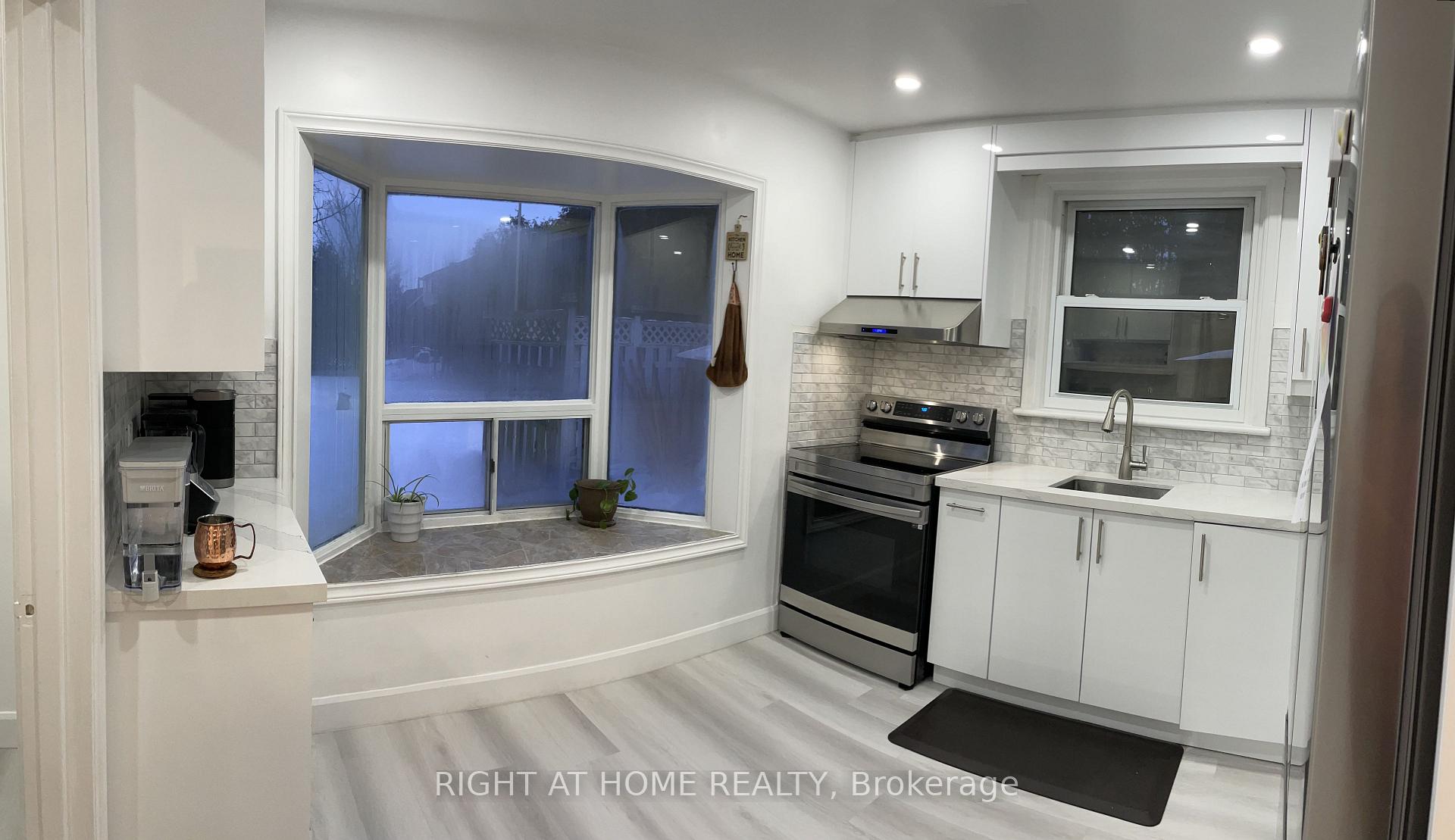 Photo 3 of 886 West 5th Street, Hamilton, Gourley — HOMEH