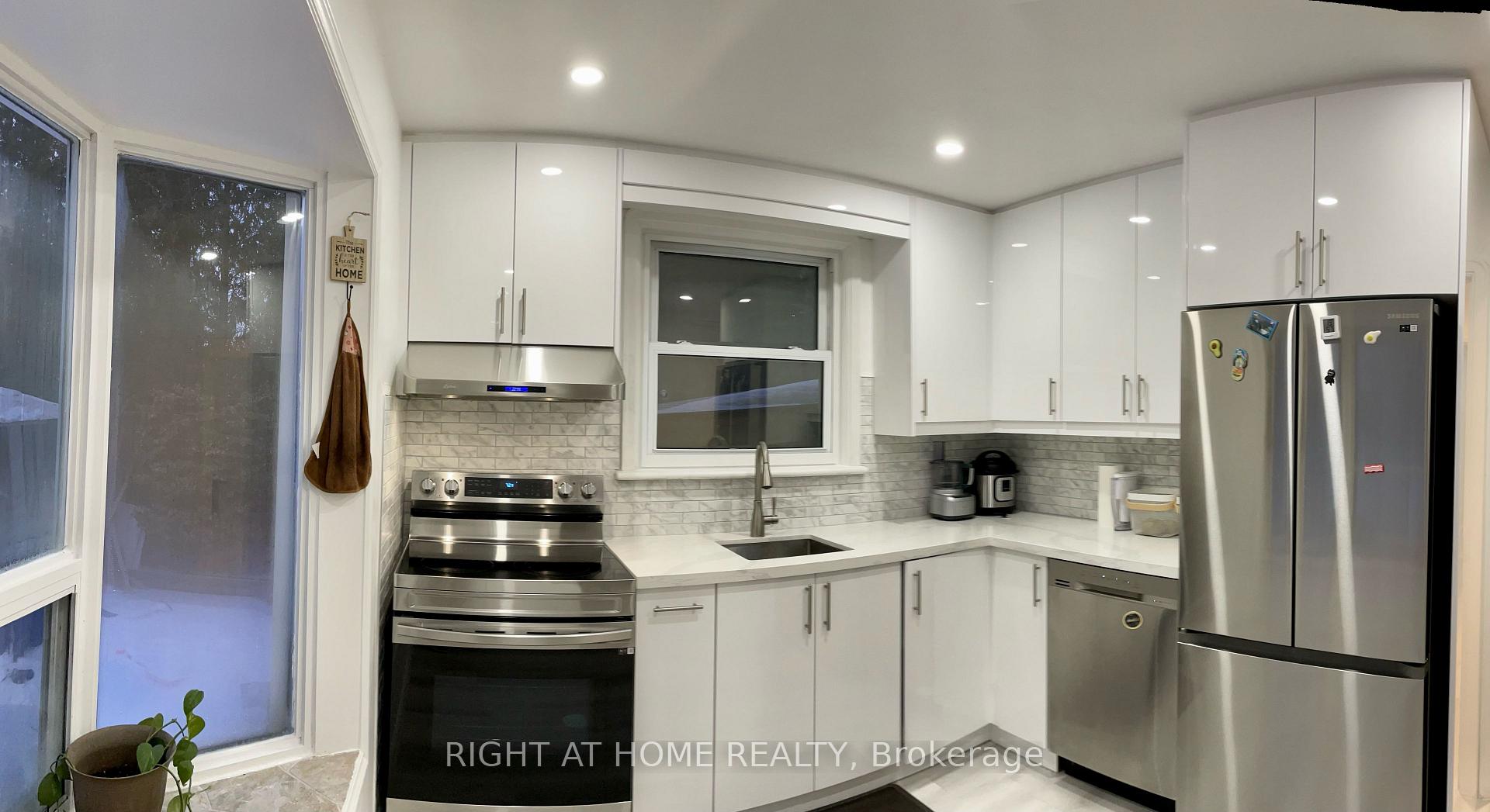 Photo 4 of 886 West 5th Street, Hamilton, Gourley — HOMEH