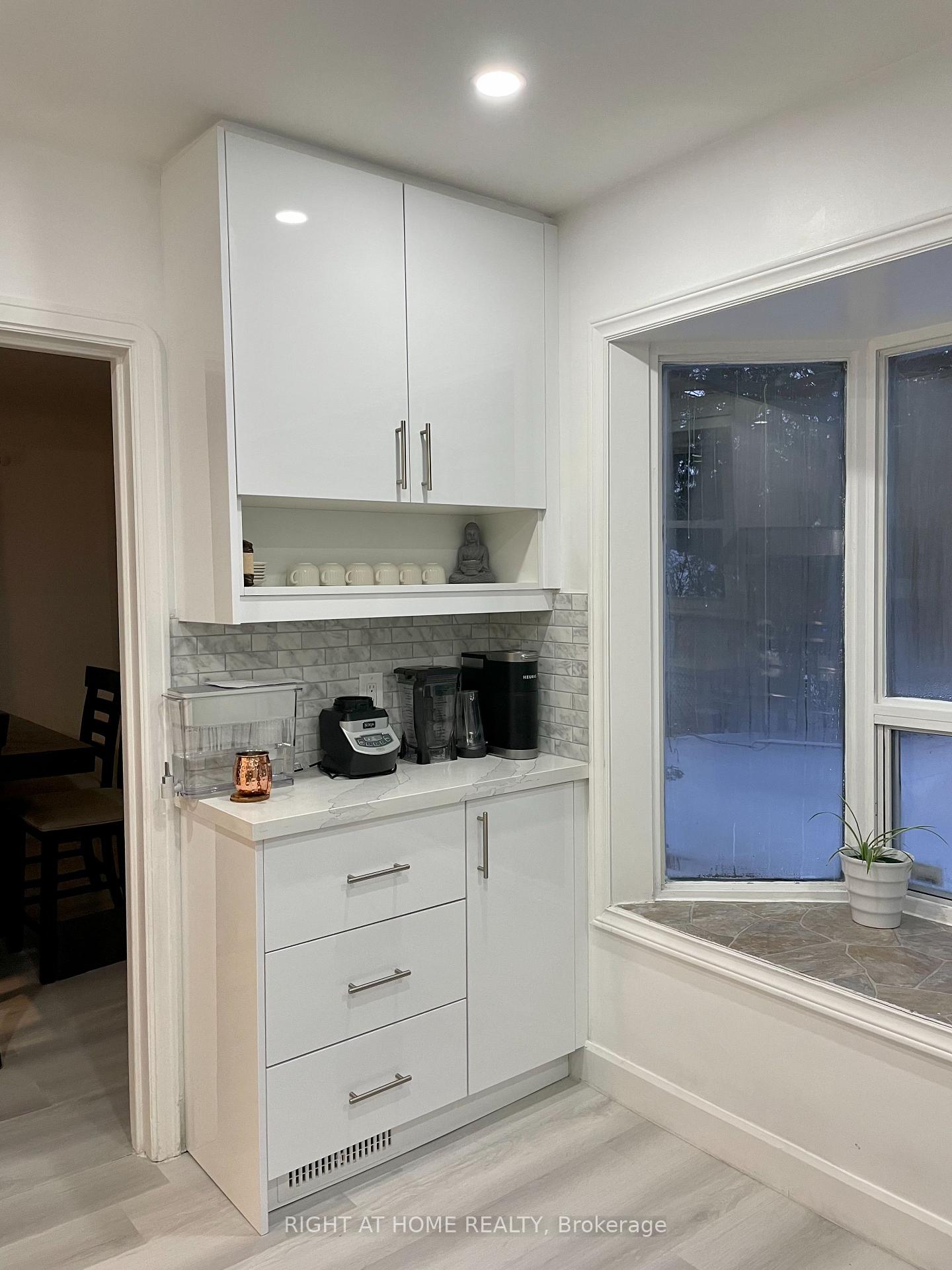 Photo 5 of 886 West 5th Street, Hamilton, Gourley — HOMEH