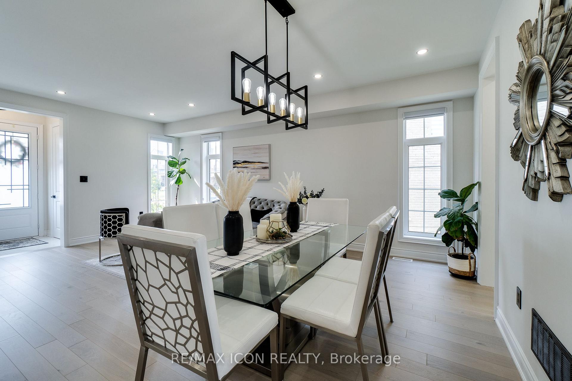 Photo 11 of 904 Forest Creek Court, Kitchener — HOMEH
