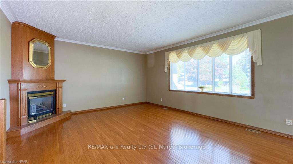 Photo 8 of 93 Langford Drive, Lucan Biddulph, Lucan — HOMEH