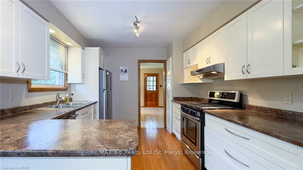 Photo 16 of 93 Langford Drive, Lucan Biddulph, Lucan — HOMEH