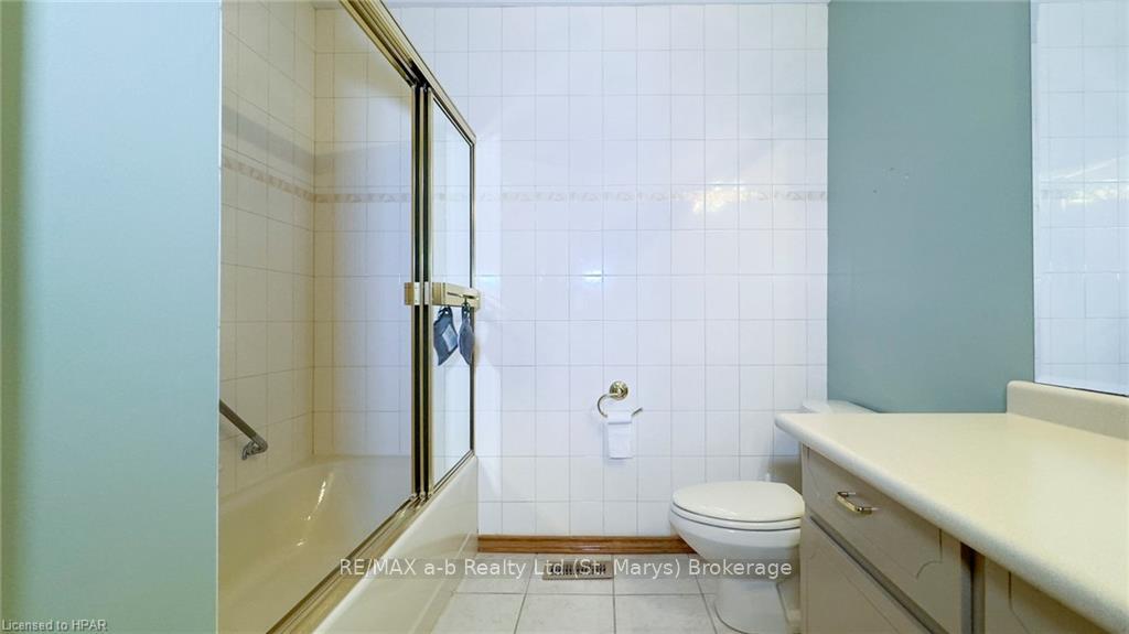 Photo 31 of 93 Langford Drive, Lucan Biddulph, Lucan — HOMEH