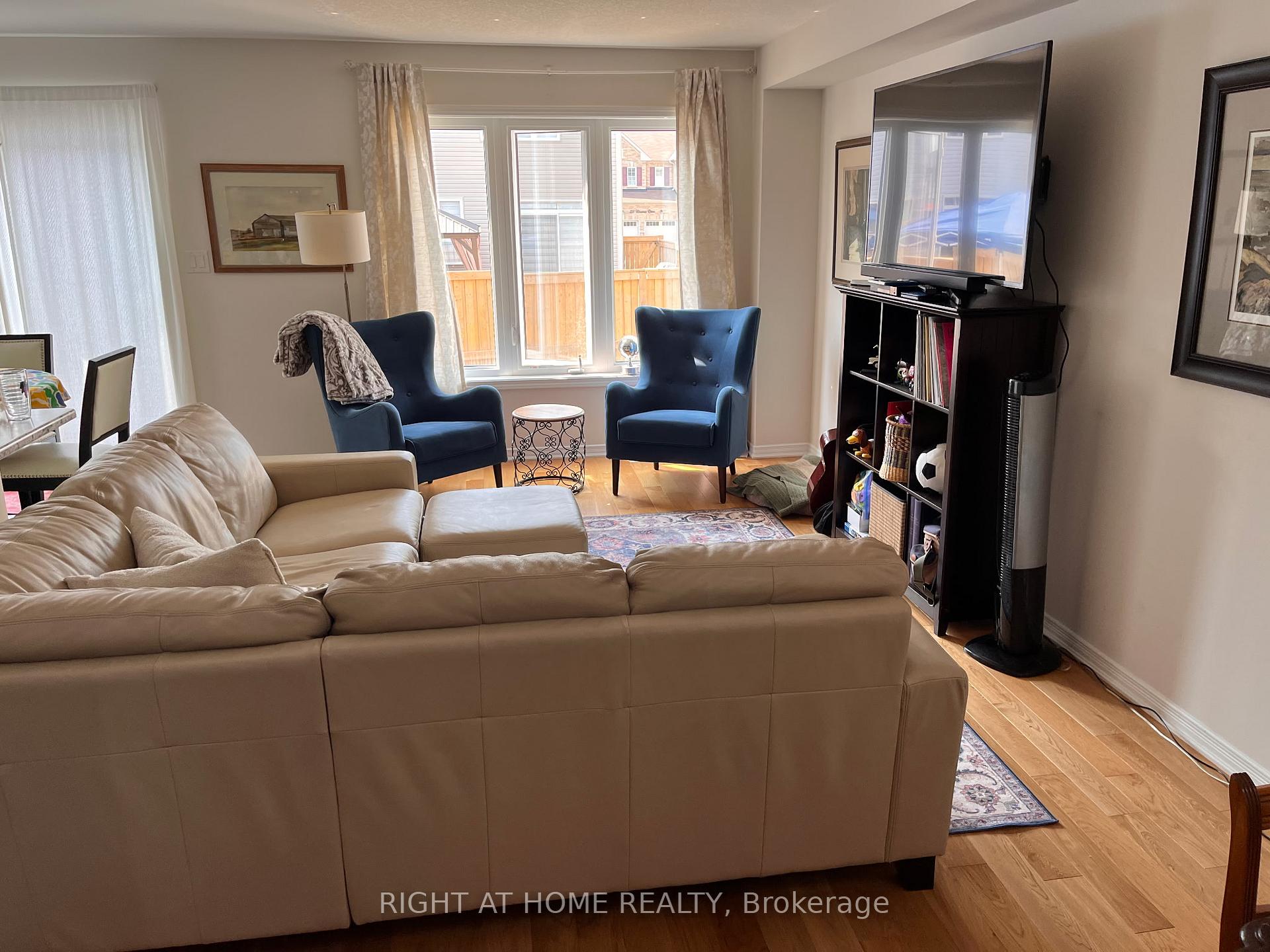 Photo 8 of 343 Pumpkin Pass, Hamilton, Binbrook — HOMEH